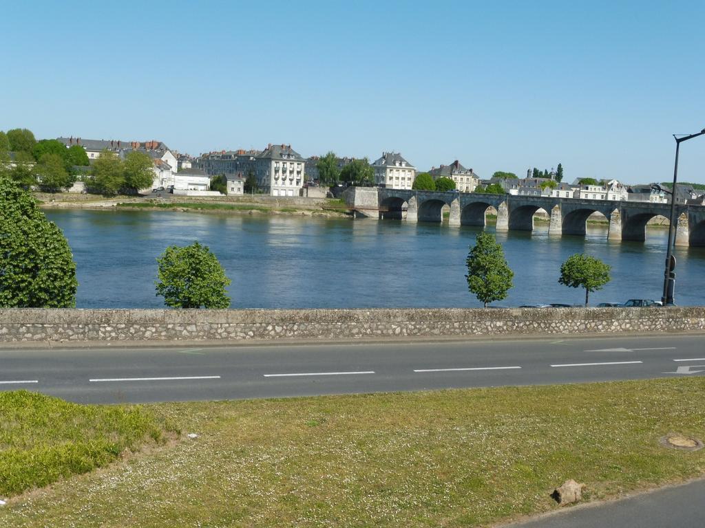 Отель Rive Gauche Сомюр Экстерьер фото